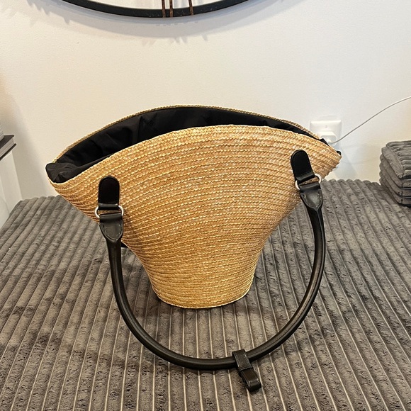 Balenciaga Straw Tote with Black Handles - Picture 2 of 5